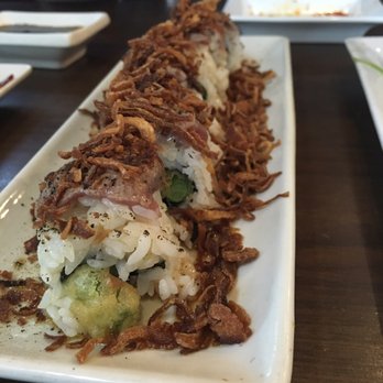 Awesome Sushi - New York New York roll - seared beef, string bean tempura, fried onions and garlic ponzu sauce. Really tasty. - Japanese Near Me - Long Beach, California