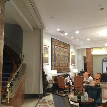 InterContinental Madrid - Sitting area outside the restaurant - Hotels Near Me - Madrid, M