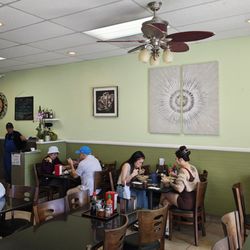 Minh Ky Restaurant - Partial view of the dining area