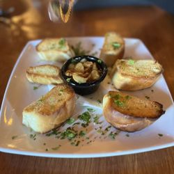 Purple Garlic Italian Cafe - Roasted garlic spread