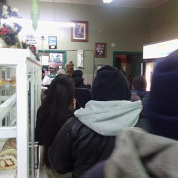 Artemio's Bakery - Line to get a rosca - Bakeries Near Me - Chicago, Illinois