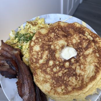 Indivine - Pancake breakfast with bacon and eggs - Henna Artists Near Me