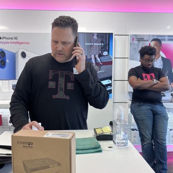 T-Mobile - Very helpful manager dealing professionally with frustrating situation with customer center on the phone - Mobile Phones Near Me - Seattle, Washington T-Mobile - Very helpful manager dealing professionally with frustrating situation with customer center on the phone - Mobile Phones Near Me - Seattle, Washington