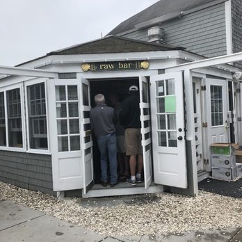 The  Raw Bar - Busy during sports events - Bars Near Me - Mashpee, Massachusetts