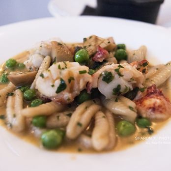 Beacon Hill Hotel - Housemade Cavatelli with Maine Lobster, King Oyster Mushrooms - New American Near Me - Boston, Massachusetts