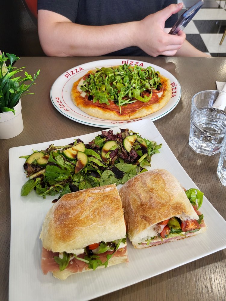 MIZZI’S ESPRESSO BAR Updated September 2024 13207 Edgeley