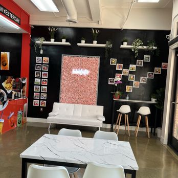 Bobablastic - Nice seating with WiFi - Bubble Tea Near Me - Monrovia, California