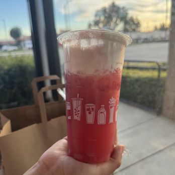 85°C Bakery Cafe-Tustin - Sea Salt Strawberry Jasmine (seasonal?) - Coffee & Tea Near Me - Tustin, California