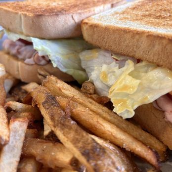 The Lunchbox Diner - Sandwich with hand cut fries - Diners Near Me - Mount Vernon, Washington