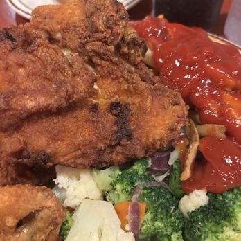 Bob’s Big Boy - Pappy Parker's Fried Chicken Meal - American Near Me - Burbank, California