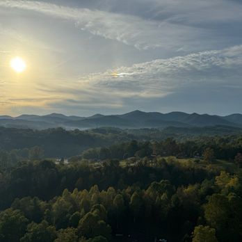 Balloons Over Asheville - Sunrise - Skydiving Near Me - Asheville, North Carolina Balloons Over Asheville - Sunrise - Skydiving Near Me - Asheville, North Carolina