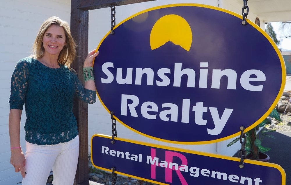 LENITA RAMOS SUNSHINE REALTY Updated August 2024 300 N Main St