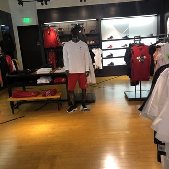 Footlocker - Shoe Stores Near Me - Las Vegas, Nevada