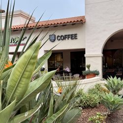 Hidden House Coffee - Outside