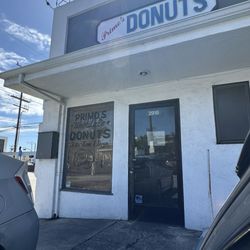 Primo's Donuts - Store side