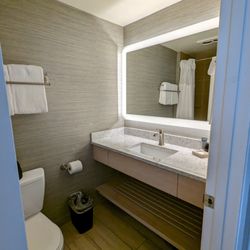 Hallmark Resort & Spa Cannon Beach - Room 142.