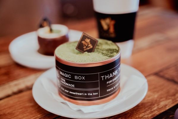 La Luna Tea and Dessert Bar by null