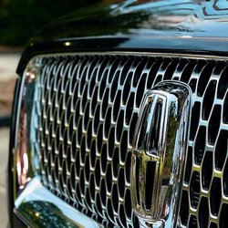 Bichon Black Label Luxury Car & Transport Service