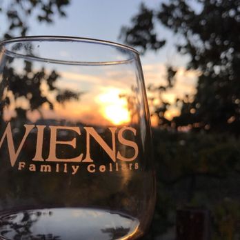 Wiens Cellars - Wine Tasting Room Near Me - Temecula, California