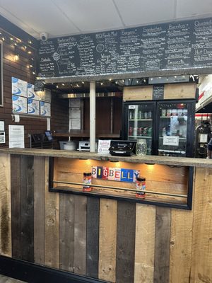 Big Belly Que by null