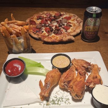 Maggiore's - Sports Bars Near Me - Cedar Park, Texas