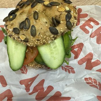 Anker - Vegan Pumpkin Seeds bread, veggies and hummus sandwich - Bakeries Near Me - Salzburg, 5