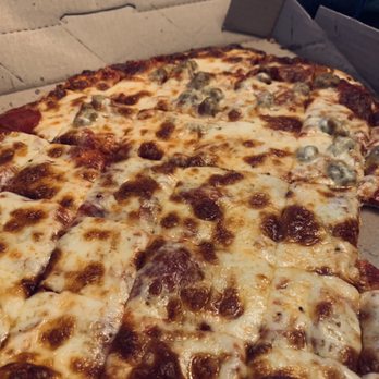 Jimmy's Pizza - If I had a photographic memory, I'd picture this in my head for the rest of my life - Italian Near Me - Benson, Minnesota