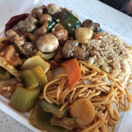 Combo mushroom chicken, Szechuan chicken Combo mushroom chicken, Szechuan chicken