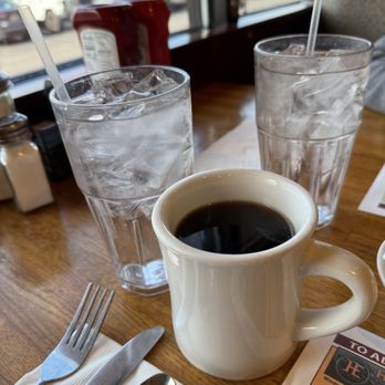 Lamp Post Diner - Coffee - Desserts Near Me - Clementon, New Jersey