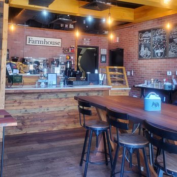 Farmhouse Cafe - Inside - Breakfast & Brunch Near Me - Honolulu, Hawaii