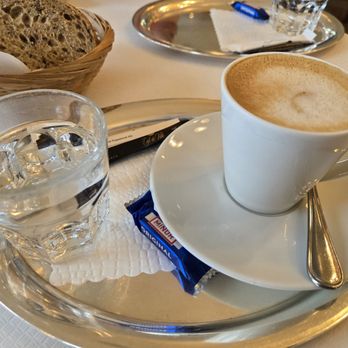 Restaurant Schwanen Cafe de Ville - Cafes Near Me - Luzern, LU Restaurant Schwanen Cafe de Ville - Cafes Near Me - Luzern, LU