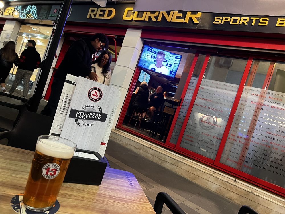 RED CORNER SPORTS BAR Updated October 2024 Felipe Berge, 2