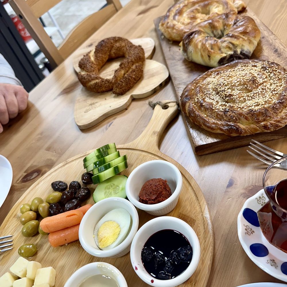 Noor-Sha Catering - Breakfast tray & assorted pastries. - Caterers Near Me - Garland, Texas