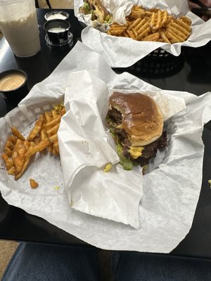 Cal’s Fried Chicken and Burgers by null