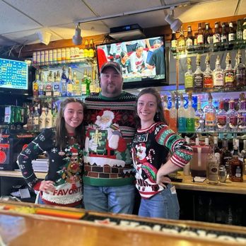 Locomotions Sports Bar - Great staff - Bars Near Me - Cobleskill, New York
