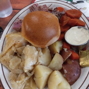Jus Grill Restaurant - Corned beef and cabbage - American Near Me - Aurora, Colorado