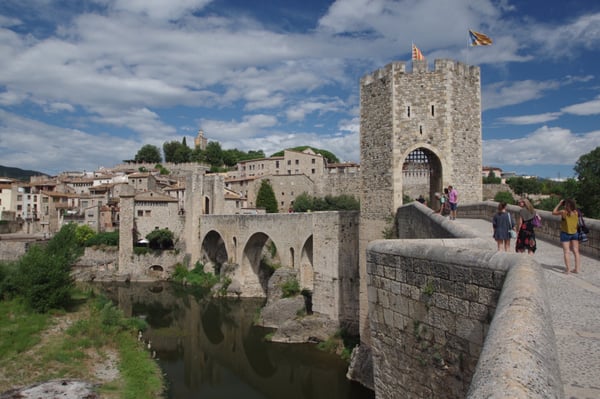 Besalú Bridge by null
