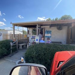 Catfish Plus - Outside of the catfish stand
