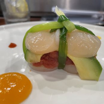 Komachi Sushi - Spicy tuna scallop with mango sauce - Japanese Near Me - Lodi, California Komachi Sushi - Spicy tuna scallop with mango sauce - Japanese Near Me - Lodi, California