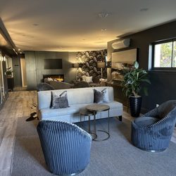 The George - Downstairs entertainment room to watch TV and relax in the hotel .