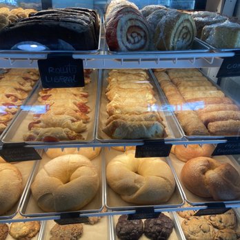 Fortuna Bakery - Bakeries Near Me - Kissimmee, Florida