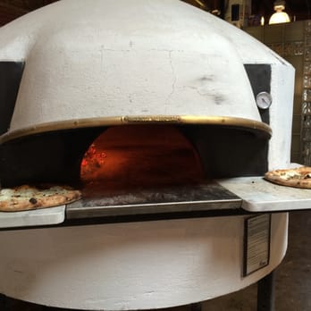 Il Lazzarone - One of a kind Italian oven.  Nice job!! - Pizza Near Me - Saint Joseph, Missouri