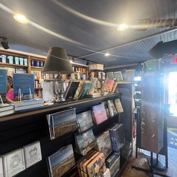 Duck's Cottage Coffee & Books - Coffee & Tea Near Me - Duck, North Carolina Duck's Cottage Coffee & Books - Coffee & Tea Near Me - Duck, North Carolina