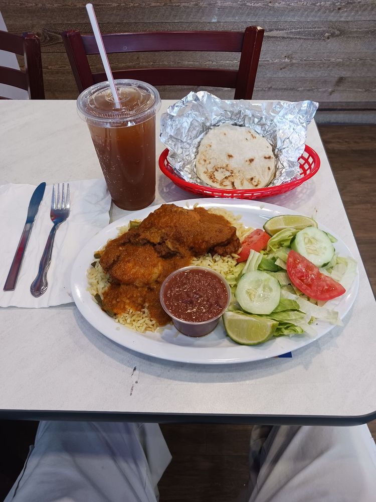 WENDY’S PAPUSERIA 11440 Cherry Hill Rd, Beltsville, Maryland