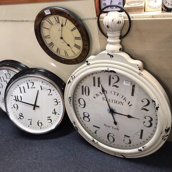 Noopes Kringloopwinkel - Love clock's. Great place to look for clocks - Used, Vintage & Consignment Near Me - Velserbroek, New Hampshire