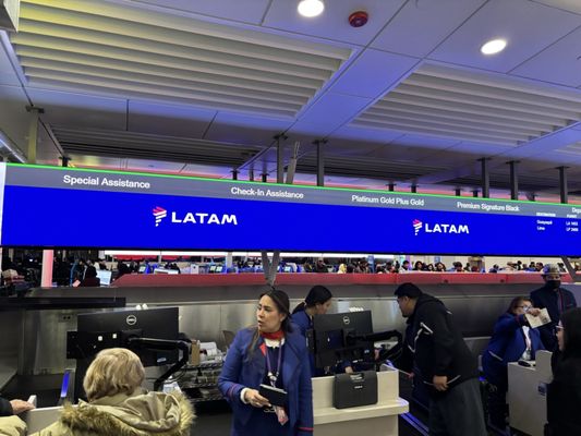 LATAM Airlines by null