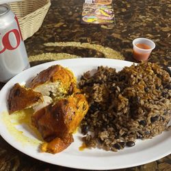 Papa Chevere - "Mini lunch" chicken and black rice