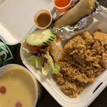 Rincome - 5. Yellow Curry Chicken Dinner Combination - Thai Near Me - Northridge, California Rincome - 5. Yellow Curry Chicken Dinner Combination - Thai Near Me - Northridge, California
