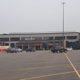 Exterior outside entrance of Kowalski's Market - Edina, Minnesota Exterior outside entrance of Kowalski's Market - Edina, Minnesota