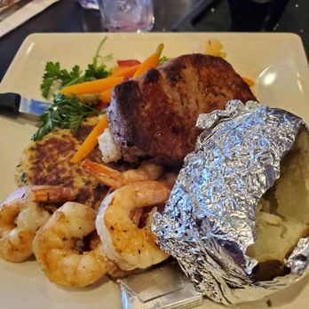 Boulder View Tavern - Steak, crab cake, and shrimp. Person in my group said it was just okay and the steak was overcooked. - American Near Me - Lake Harmony, Pennsylvania